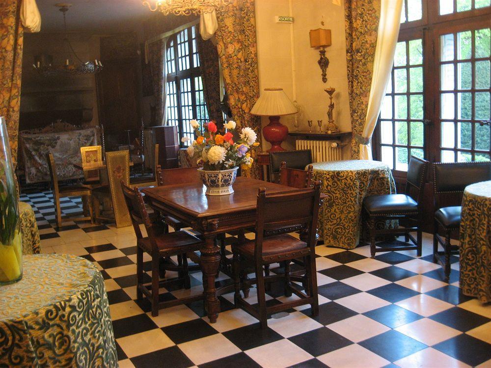 Hôtel Chateau De Montbrun à Saint-Michel-Chef-Chef Extérieur photo