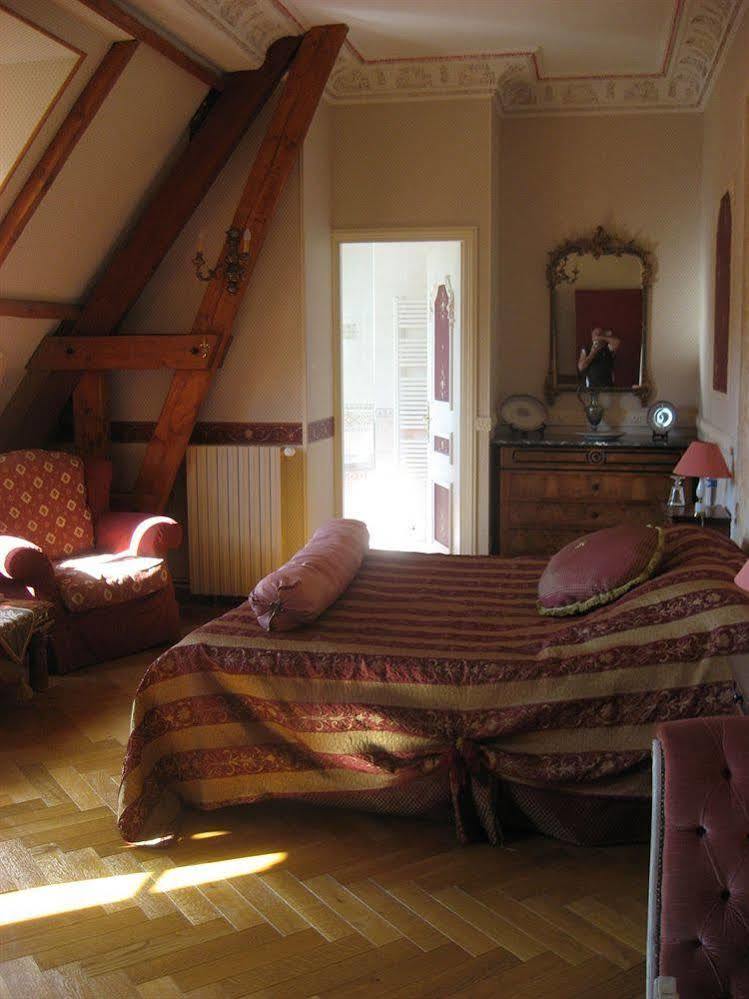 Hôtel Chateau De Montbrun à Saint-Michel-Chef-Chef Extérieur photo